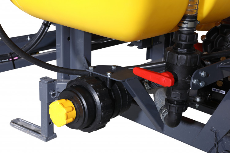 Навесна пръскачка 1200 L / 15 m 3